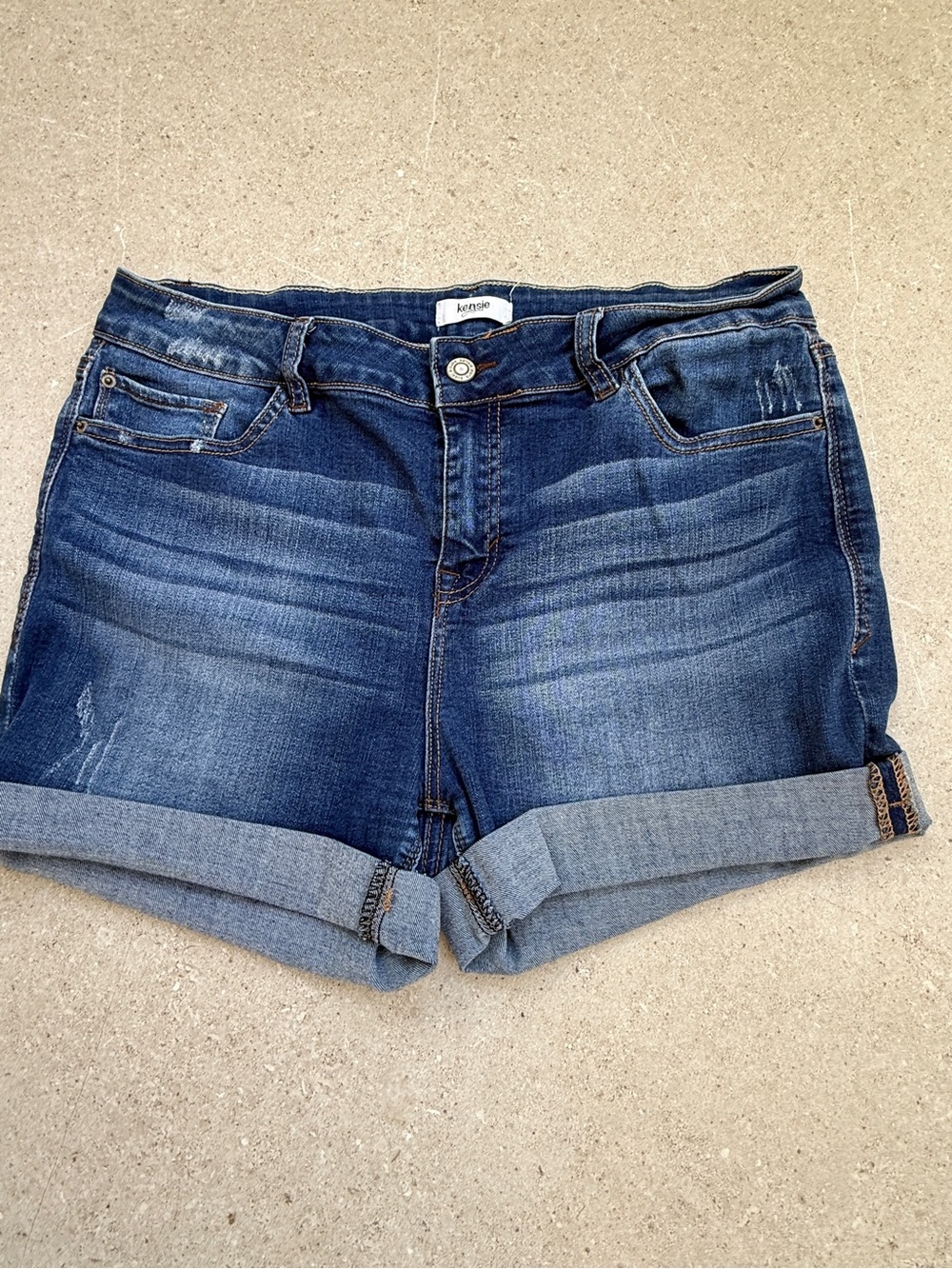 Kensie Women's Mid-Rise Dark Blue Denim Roll-Cuff Shorts, size 32